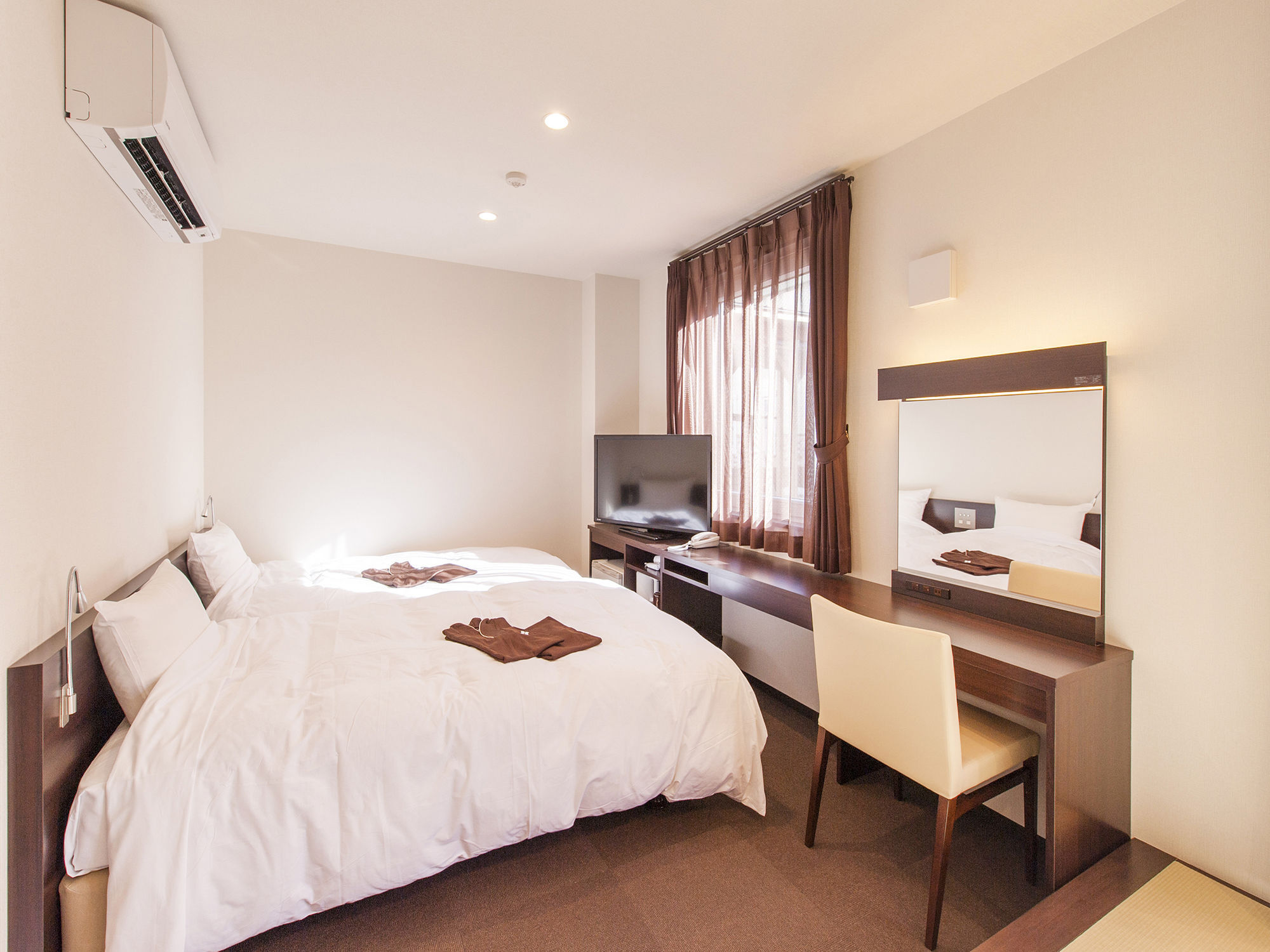 Hana Hotel Fukaya & Spa Exteriör bild