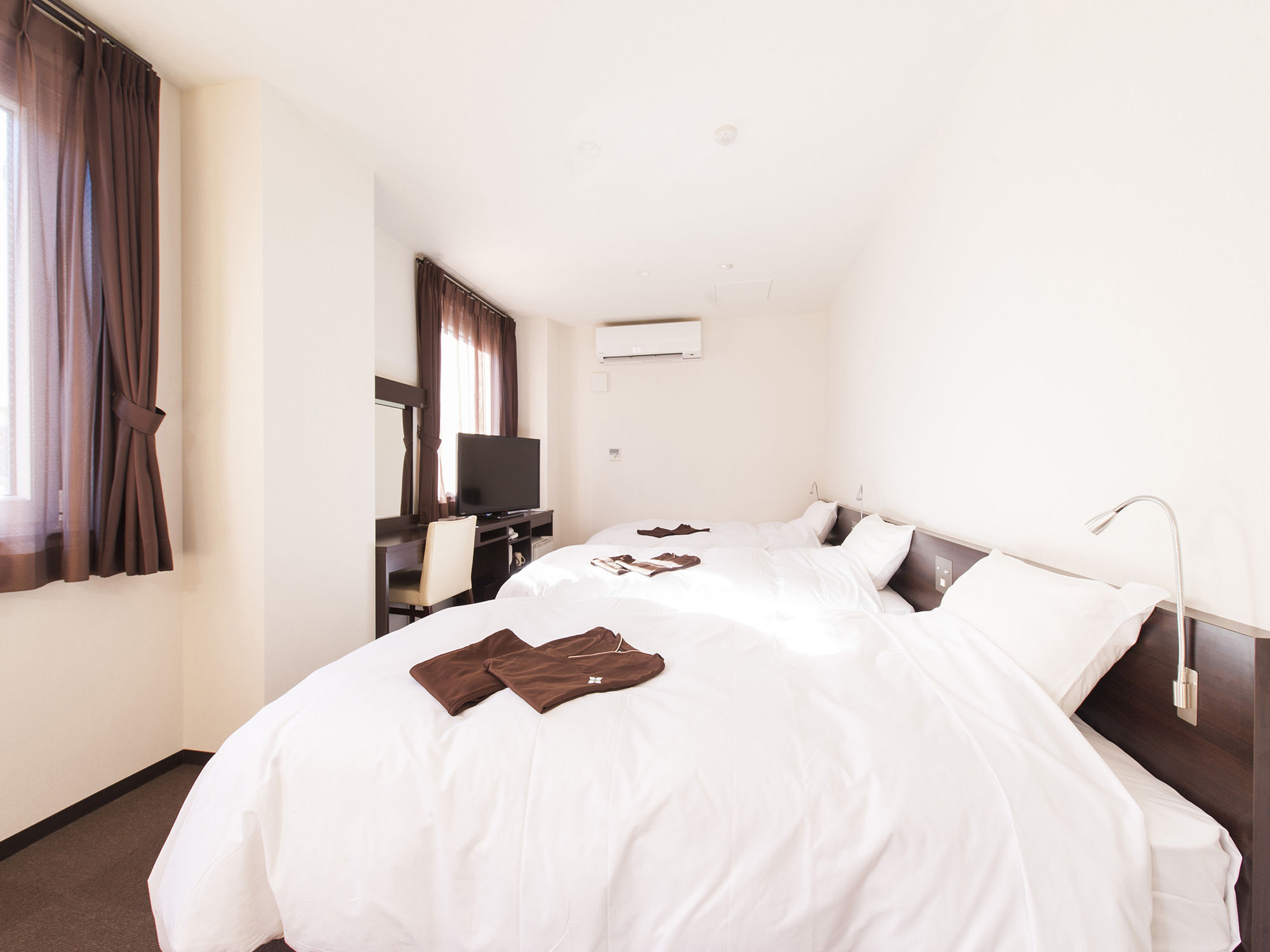 Hana Hotel Fukaya & Spa Exteriör bild
