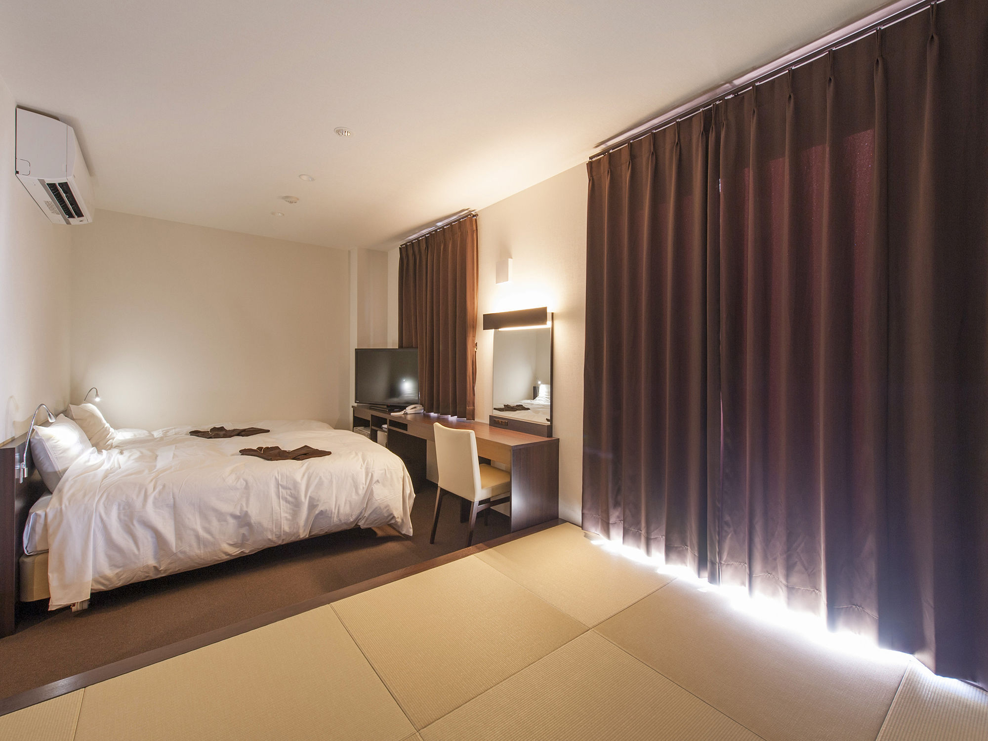 Hana Hotel Fukaya & Spa Exteriör bild